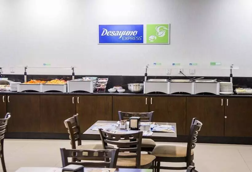 Fotos del hotel Holiday Inn Express & Suites Tuxtla Gutierrez La Marimba, An Ihg:  22