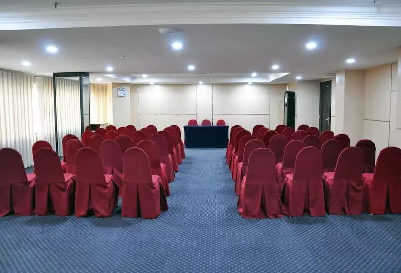 Fotos del hotel Beverly  Batam:  23