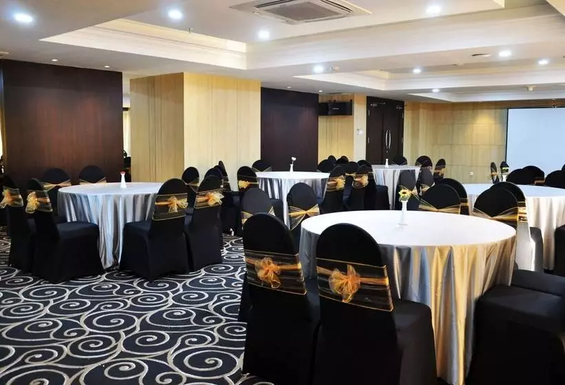 Fotos del hotel Beverly  Batam:  22
