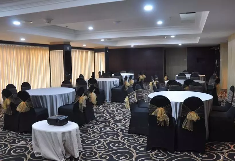 Fotos del hotel Beverly  Batam:  21