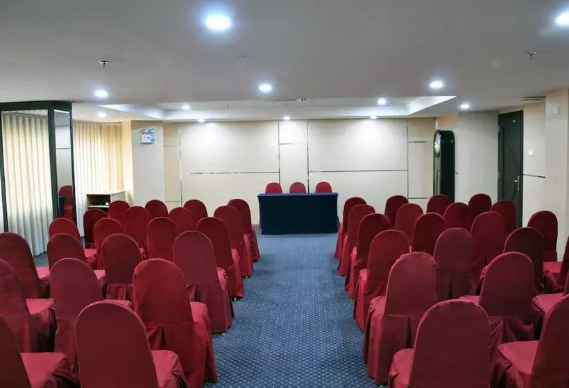 Fotos del hotel Beverly  Batam:  9