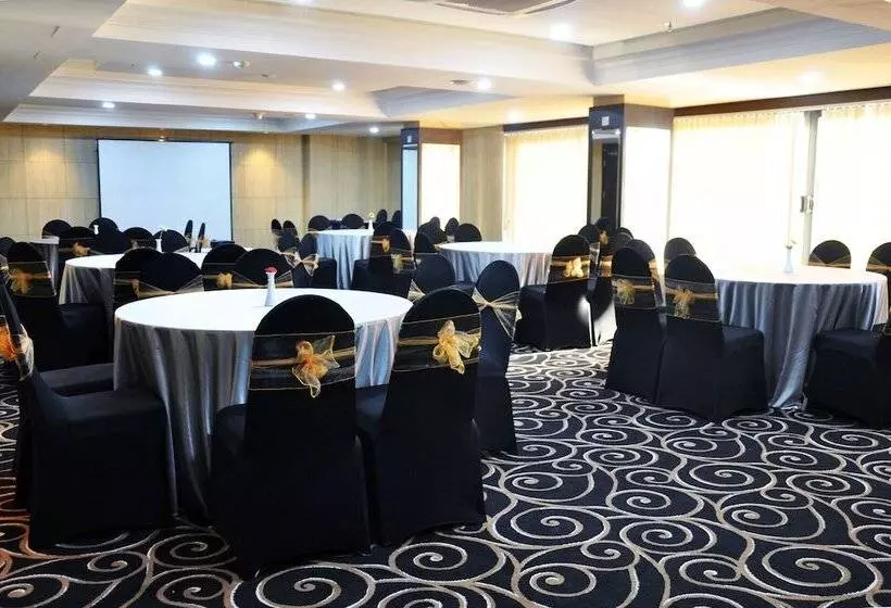 Fotos del hotel Beverly  Batam:  24