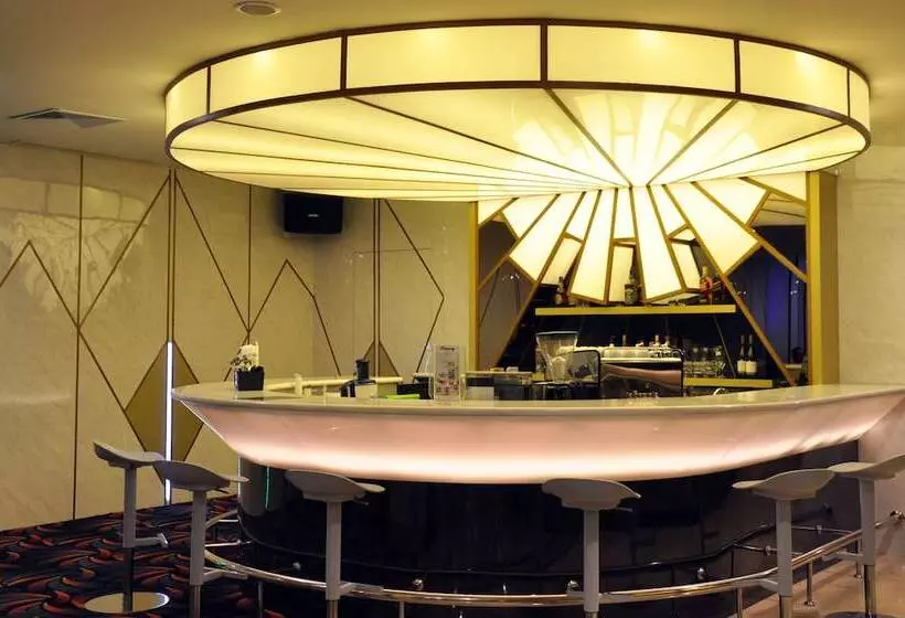 Fotos del hotel Beverly  Batam:  5