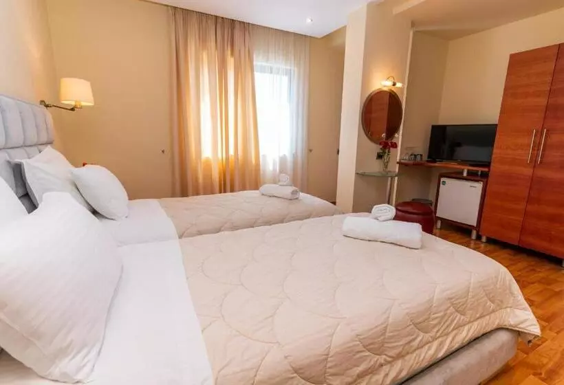 Fotos del hotel Brilant Saranda:  12