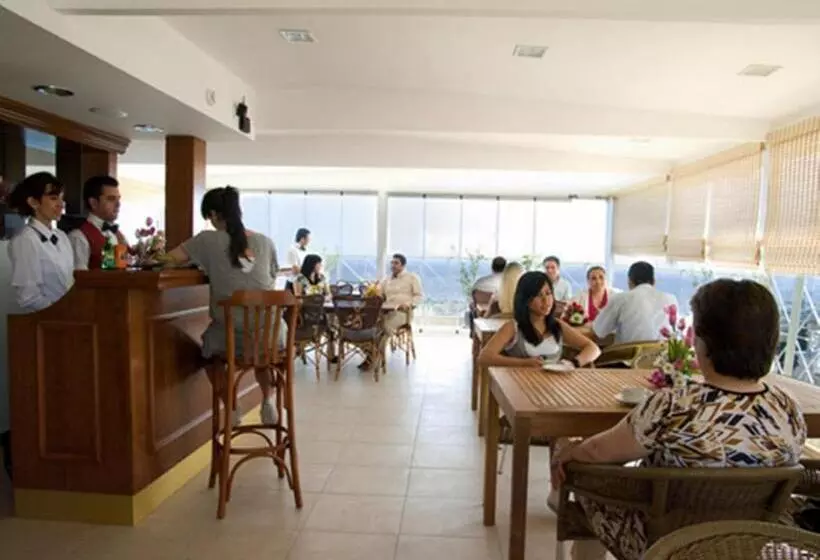 Fotos del hotel Linda:  6