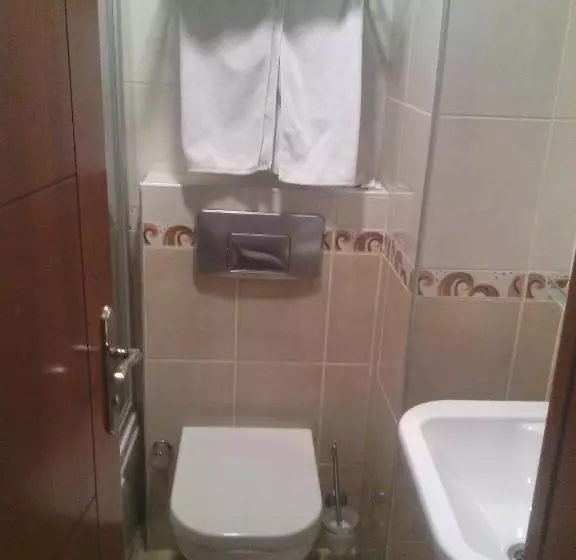 Fotos del hotel Linda:  8