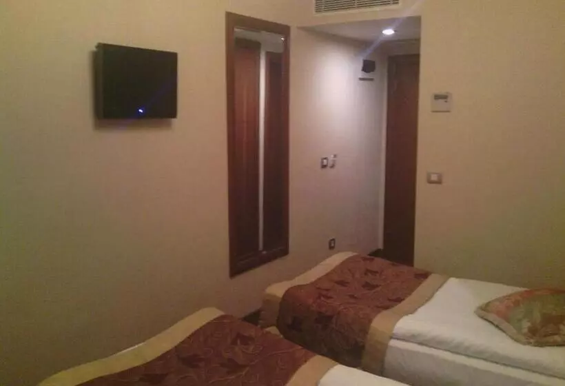 Fotos del hotel Linda:  17