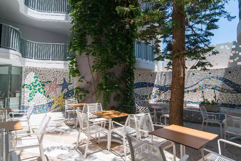 Fotos del hotel Alia Beach:  16