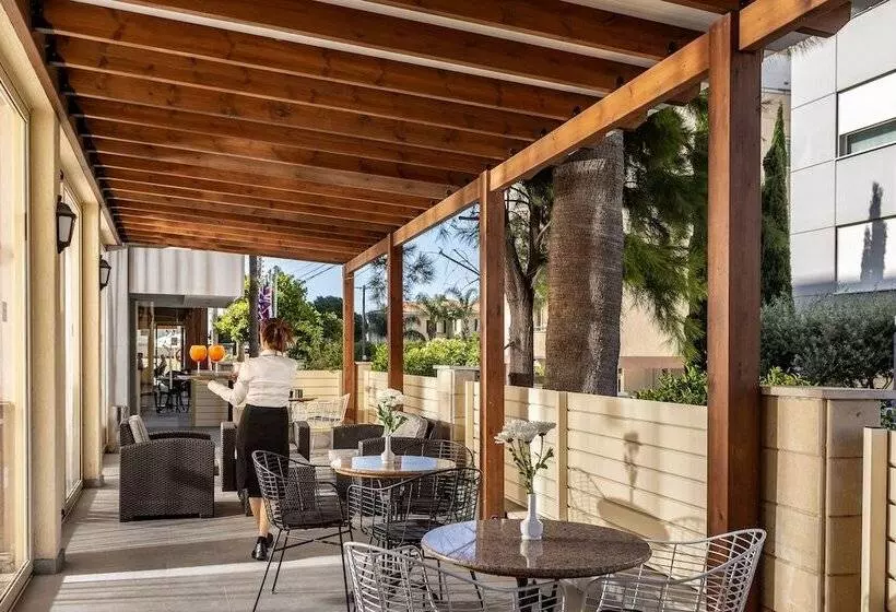 Fotos del hotel Kapetanios Limassol:  6