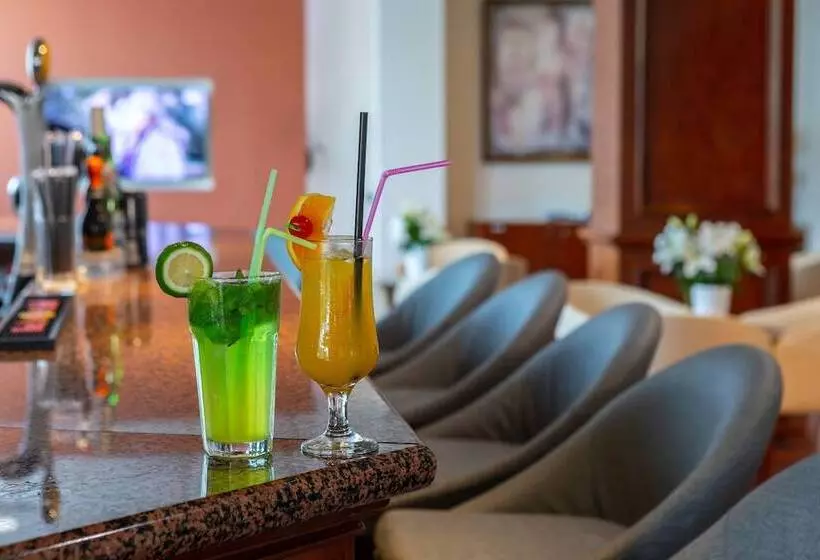 Fotos del hotel Kapetanios Limassol:  15