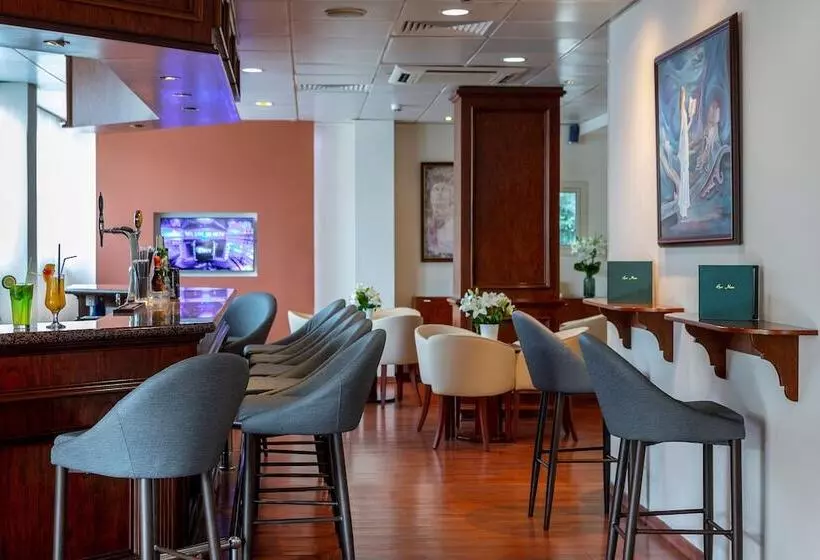 Fotos del hotel Kapetanios Limassol:  13