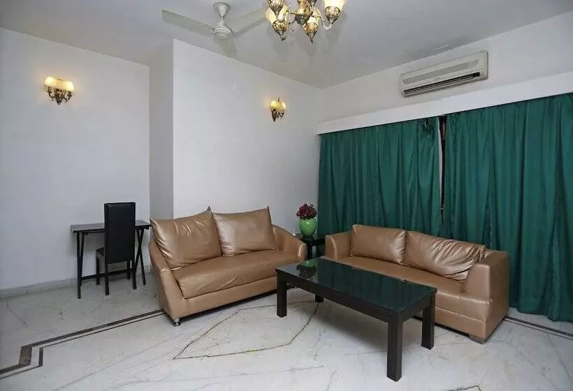 Fotos del hotel Crossroads Woodbridge:  23