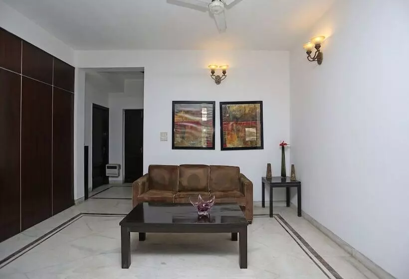 Fotos del hotel Crossroads Woodbridge:  24