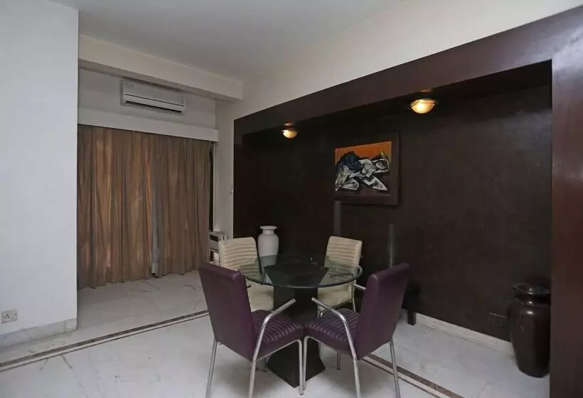 Fotos del hotel Crossroads Woodbridge:  4