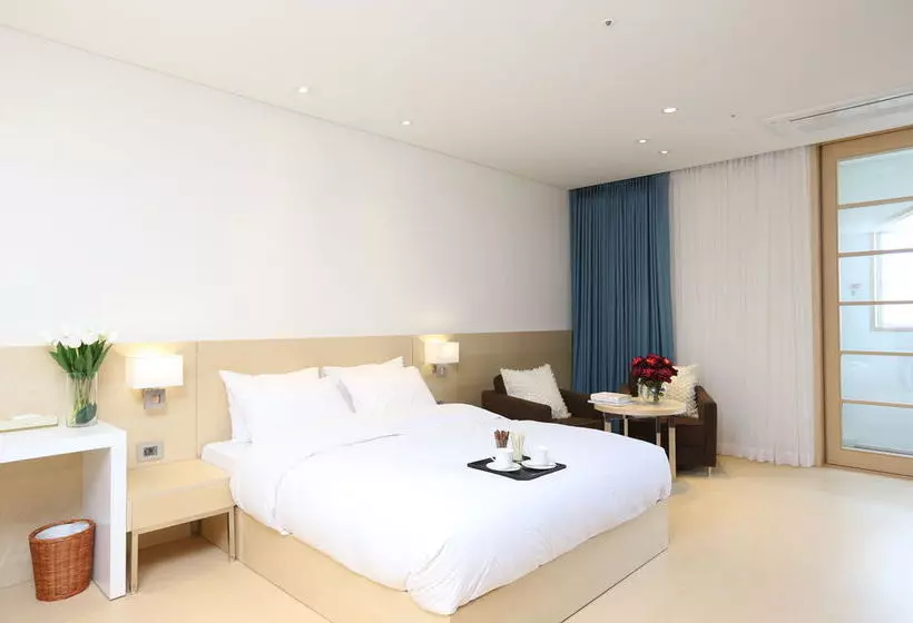 Fotos del hotel The Suites  Naksan:  11