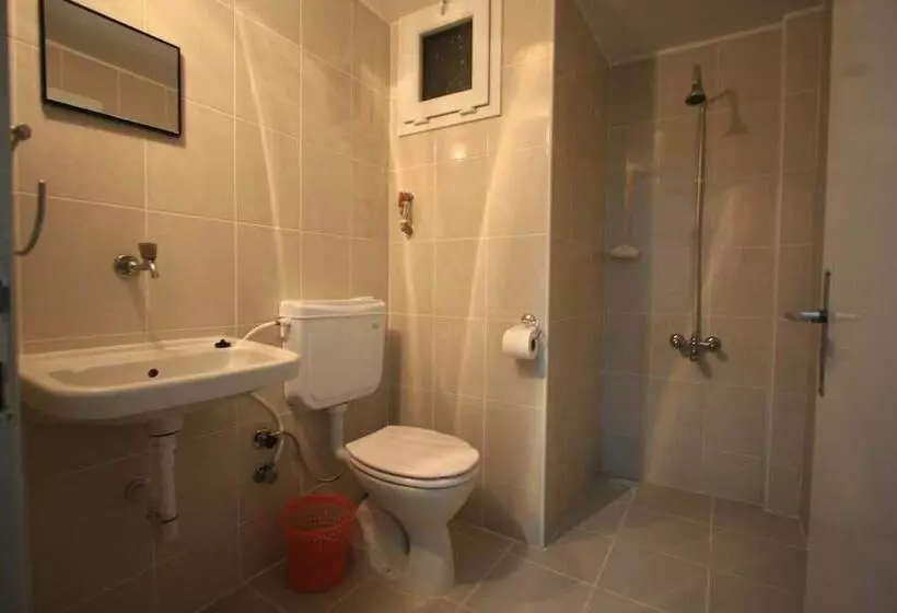 Fotos del hotel Vardar Pension:  3