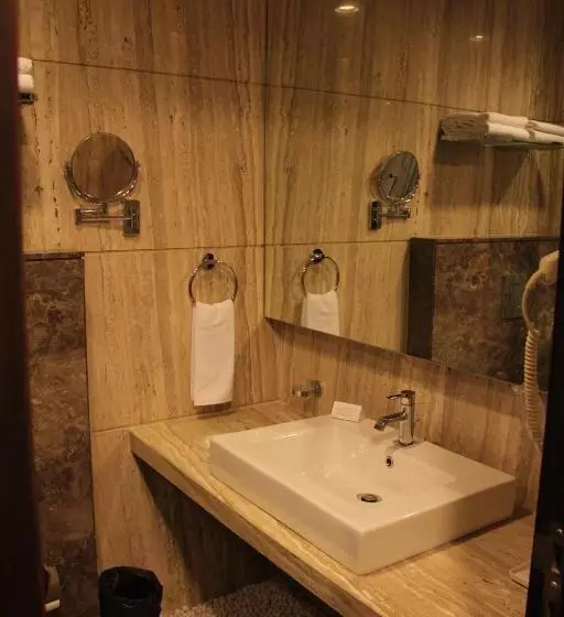 Fotos del hotel The Nanee Suites:  5