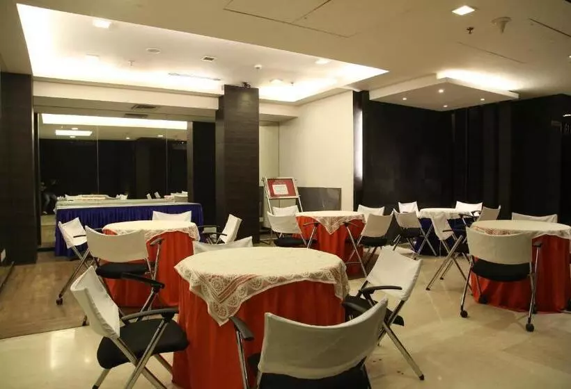 Fotos del hotel The Nanee Suites:  4