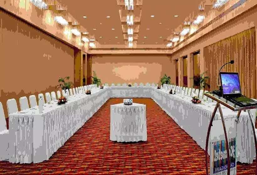 Fotos del hotel Hometel Chandigarh:  12