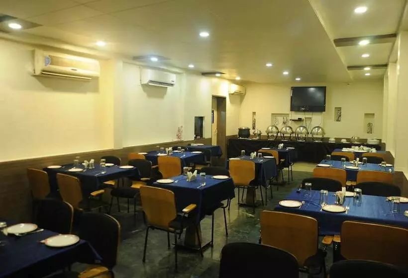 Fotos del hotel Madhav International:  10