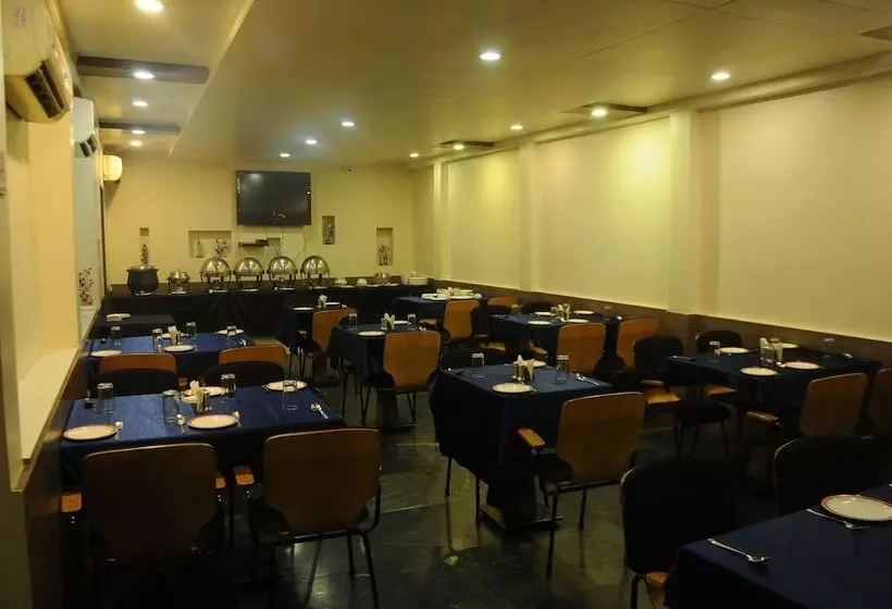 Fotos del hotel Madhav International:  3