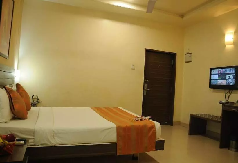 Fotos del hotel Madhav International:  24