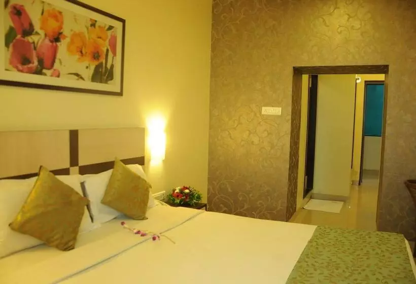 Fotos del hotel Madhav International:  5