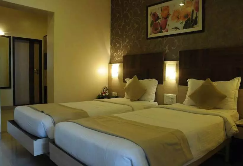 Fotos del hotel Madhav International:  19