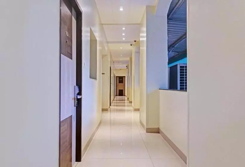 Fotos del hotel Madhav International:  2