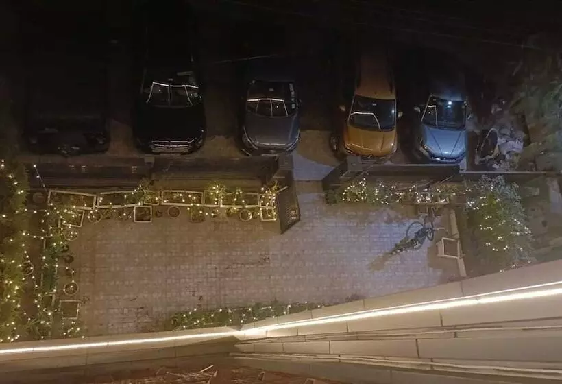 Fotos del hotel Square9  Near Huda Metro , Fortis & Cloud9:  7