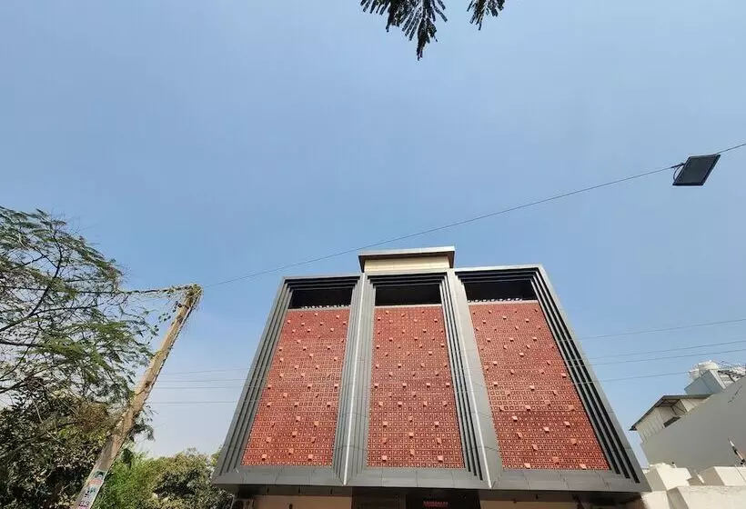 Fotos del hotel Square9  Near Huda Metro , Fortis & Cloud9:  15