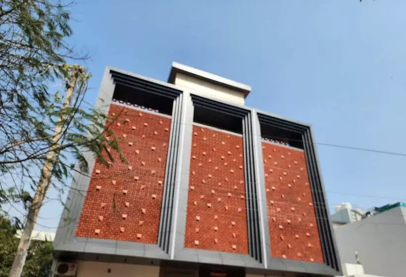 Fotos del hotel Square9  Near Huda Metro , Fortis & Cloud9:  9