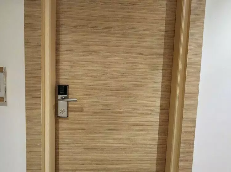 Fotos del hotel Square9  Near Huda Metro , Fortis & Cloud9:  2