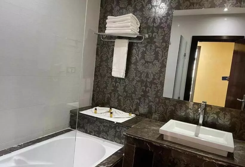 Fotos del hotel La Capitale:  9