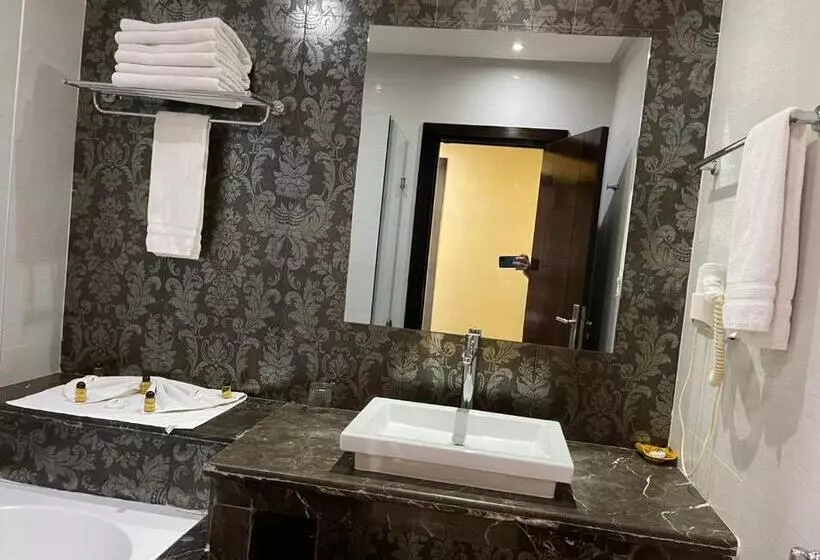 Fotos del hotel La Capitale:  13