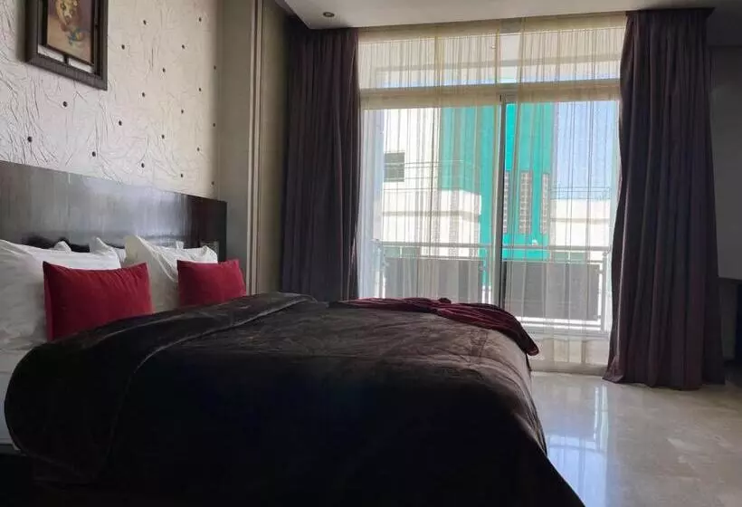 Fotos del hotel La Capitale:  24