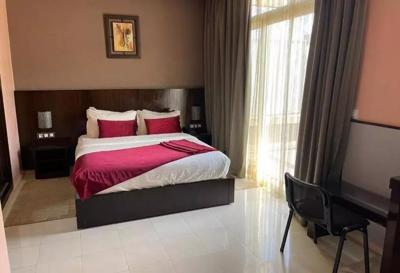 Fotos del hotel La Capitale:  22