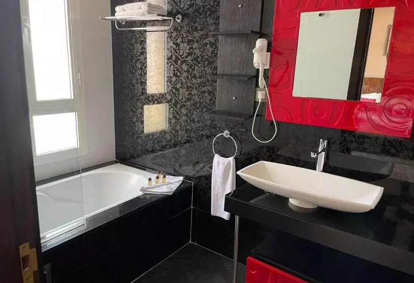 Fotos del hotel La Capitale:  5