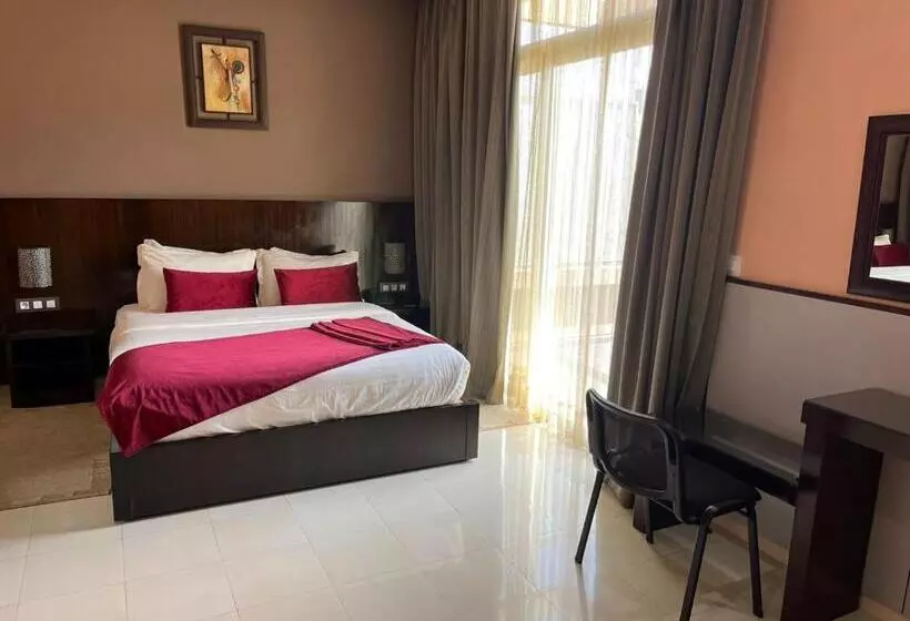 Fotos del hotel La Capitale:  12