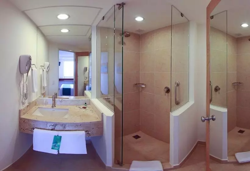 Fotos del hotel One Xalapa Las Animas:  8