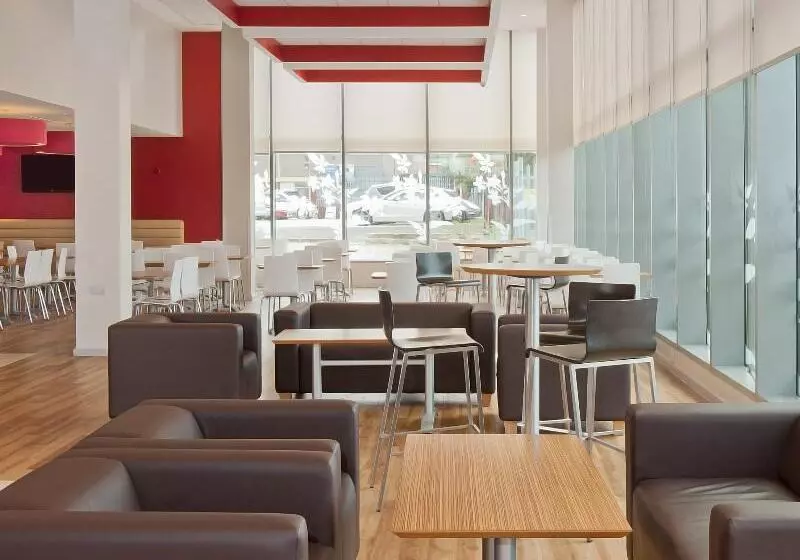 Fotos del hotel Travelodge Manchester Central Arena:  9