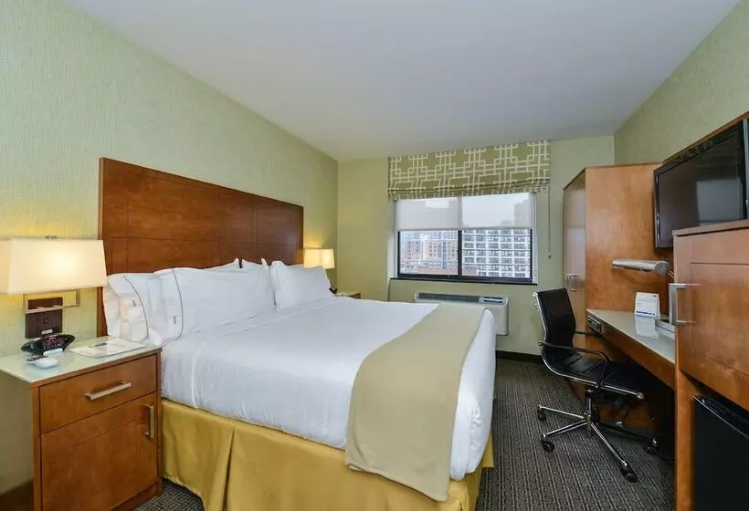 Holiday Inn Express Manhattan Midtown West, An Ihg