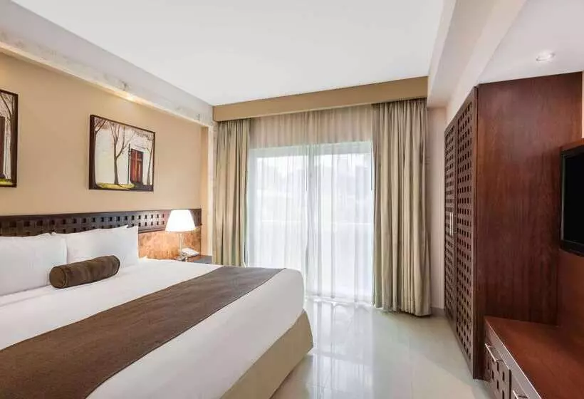 Fotos del hotel Wyndham Merida:  8