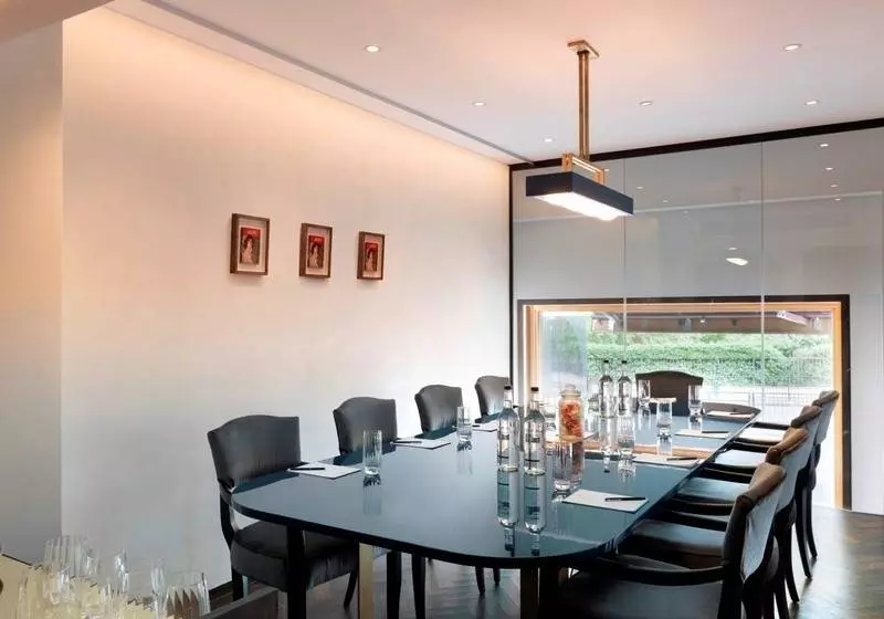 Fotos del hotel The Athenaeum Hotel & Residences:  5