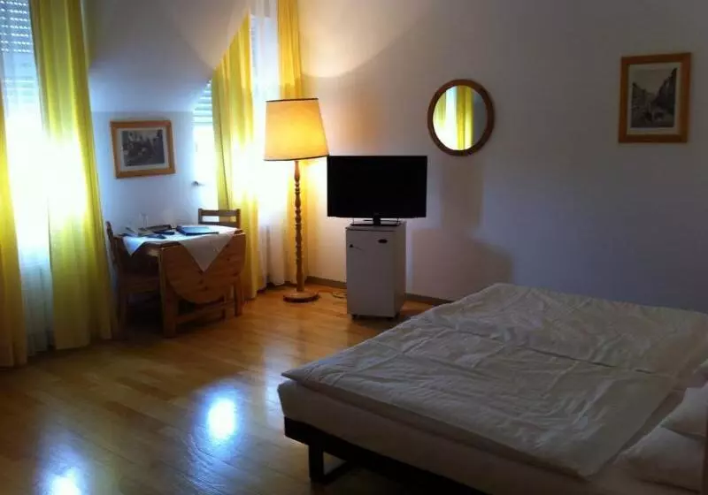 Fotos del hotel Caroline:  11