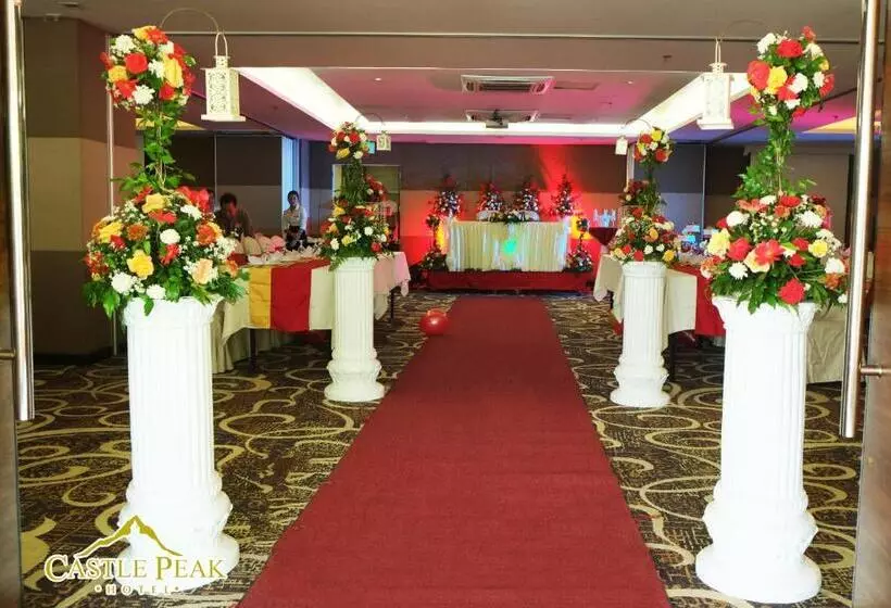 Fotos del hotel Castle Peak   Multiple Use:  10