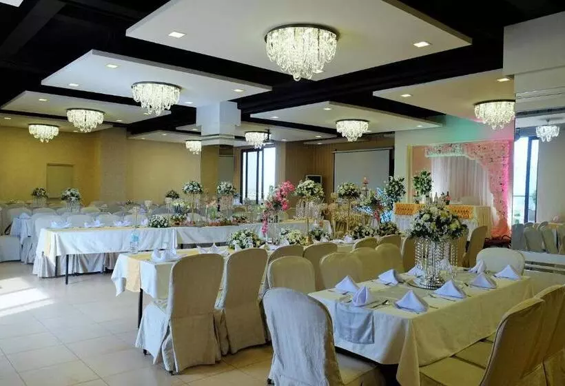 Fotos del hotel Castle Peak   Multiple Use:  19