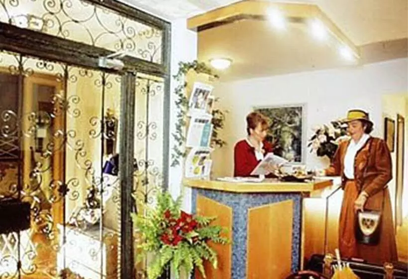 Fotos del hotel Kur-sportpension Villa Anna:  12