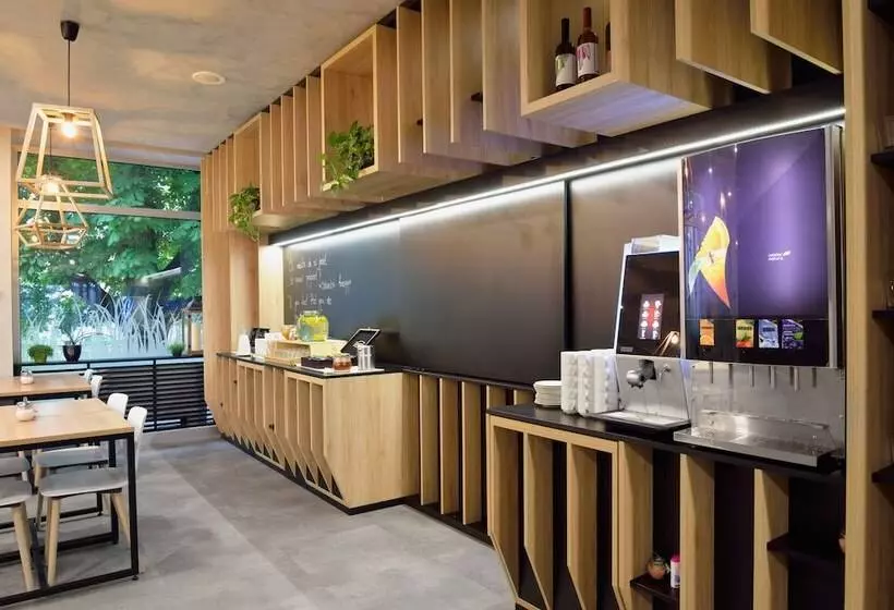 Fotos del hotel B&b Hotel Ljubljana Park:  12