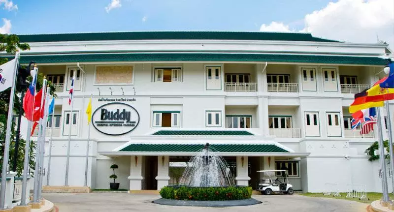 Buddy Oriental Riverside Pakkred